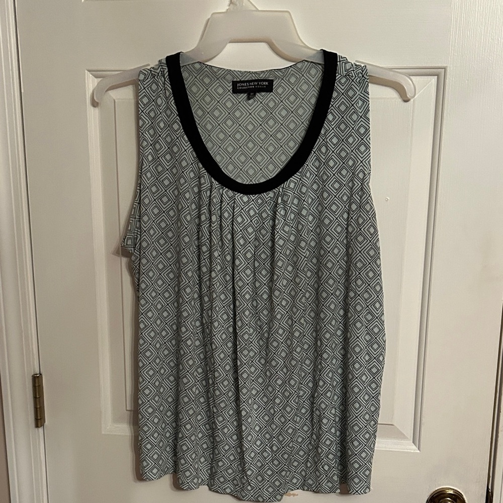 Jones New York Black and White blue Geometric Tank Top